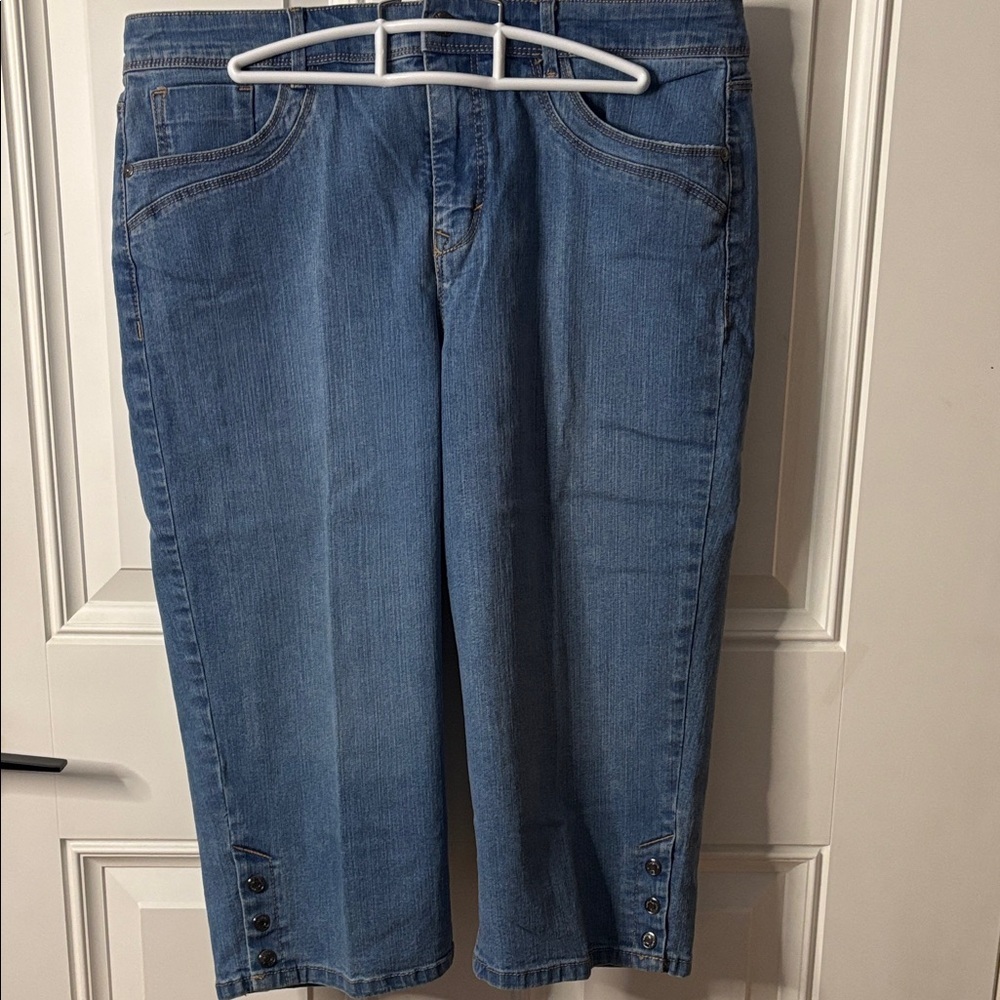 EUC Gloria Vanderbilt Denim Capris